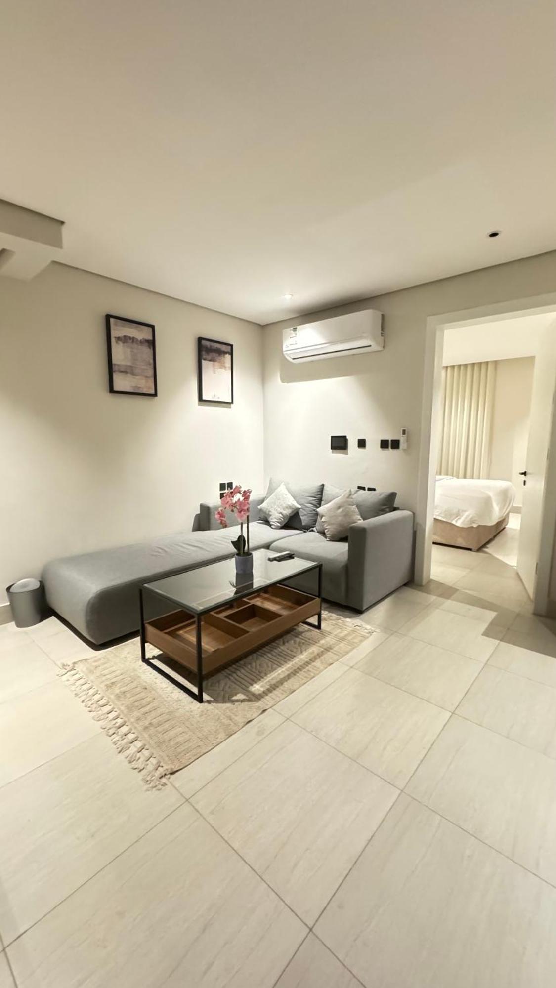 شقة غرفة و صالة العقيق دخول ذاتي Apartment Riyadh